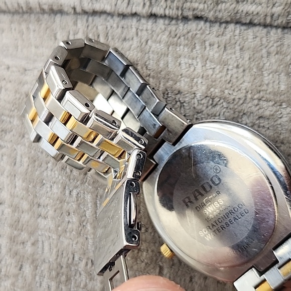 RADO Swiss Titanium Men's Watch - Picture 6 of 7